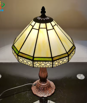 Tiffany Stijl Tafellamp – 22 cm Glas & Vintage Bronzen Basis