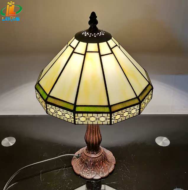 Tiffany Stijl Tafellamp – 22 cm Glas & Vintage Bronzen Basis