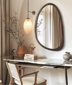 Moderne Asymmetrische Wandspiegel – Zwart Walnoothouten Frame, Stijlvol & Decoratief