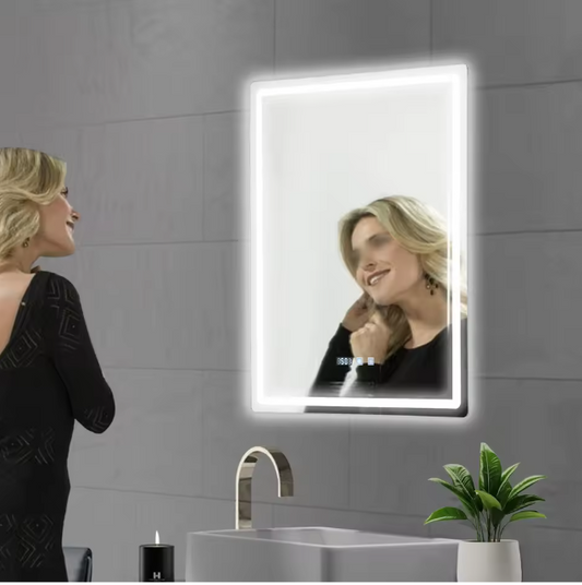LED Badkamerspiegel 60×80 cm – Dimbaar, Anti-Fog & Tijdweergave
