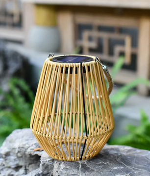 Rotan Solar Lantaarn – IP65 Waterdicht, Hangend of Staand voor Tuin & Terras
