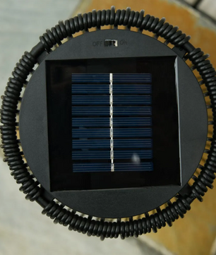 Rotan Solar Vloerlamp – Zwarte Buitenlamp met Automatische Lichtbediening
