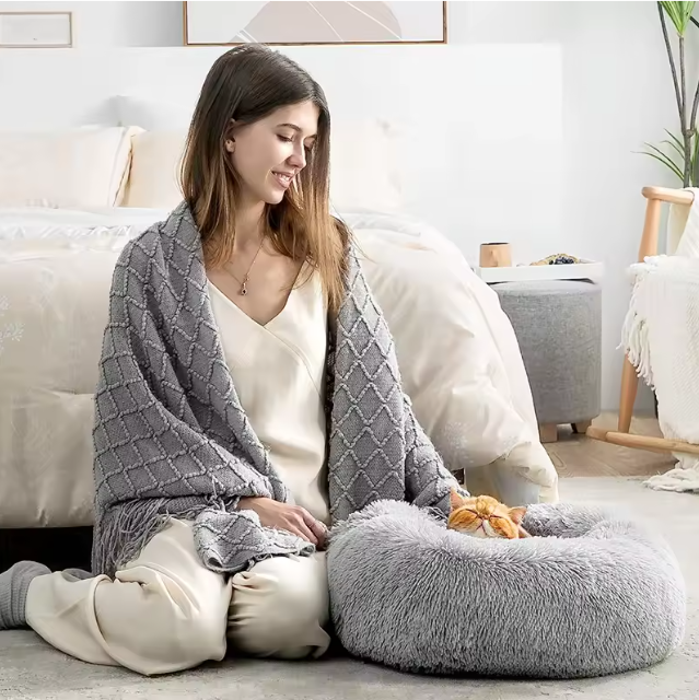 Rond Pluche Honden- en Kattenbed – Zacht, Warm & Comfortabel
