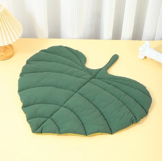Kattenbed Bladvorm – Zachte Antislip Slaapmat & Wasbaar Huisdierkleed