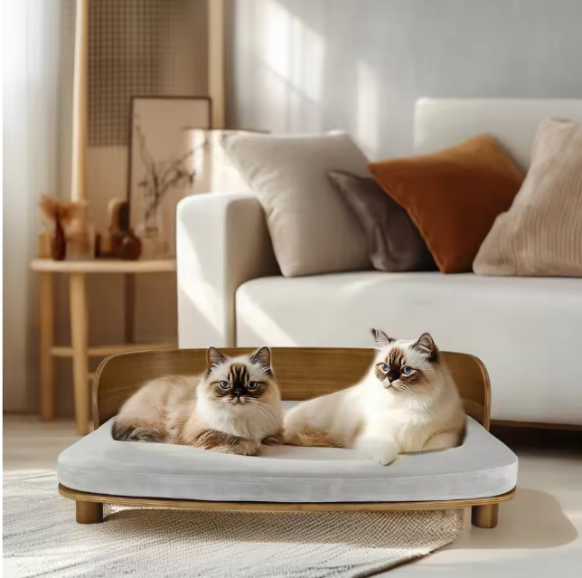 Verhoogd Houten Kattenbed – Comfortabele Loungebank met Kussen