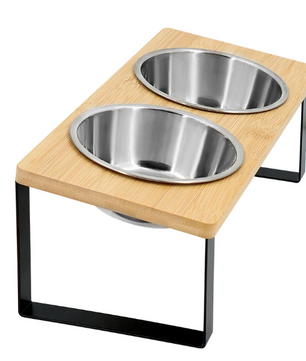 Verhoogde Kattenvoerbak met 2 Roestvrijstalen Kommen – 15° Kantelbaar & Houten Standaard