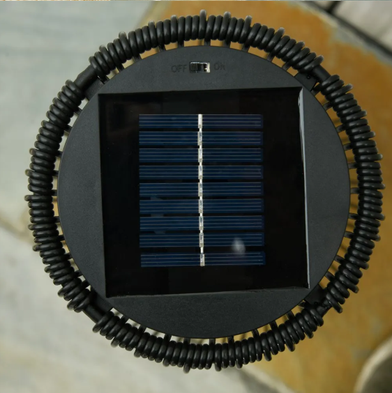 Solar Rattan Vloerlamp – LED Buitenlamp met Automatisch Licht & Waterbestendig