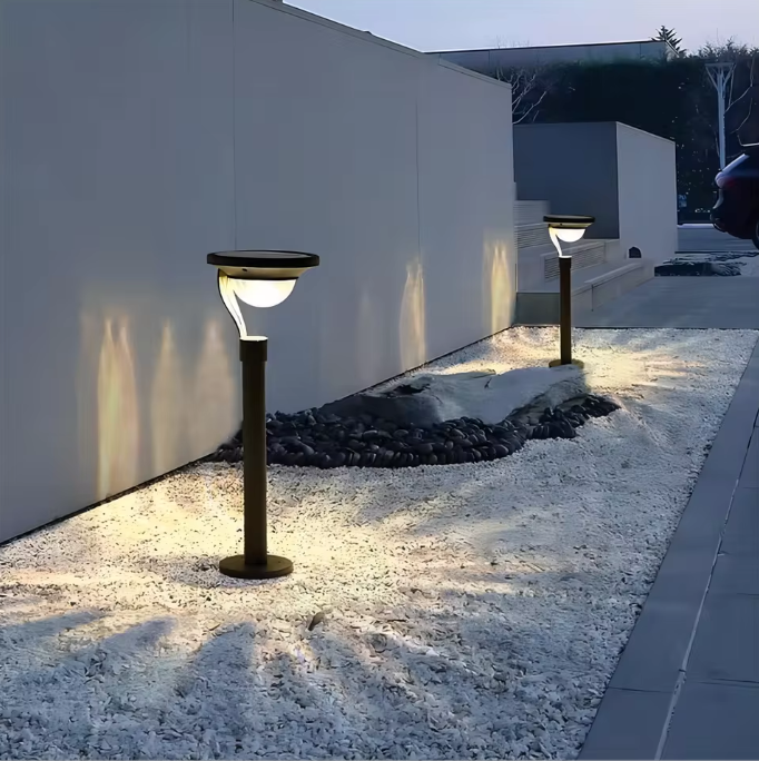 Solar LED Tuinlamp – Superheldere Zonnelamp voor Gazon, Pad & Binnenplaats, Waterdicht en Energiezuinig