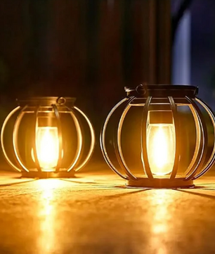 Solar LED Tuinlantaarn – Hangende Waterdichte Retro Metalen Lamp met Warm Wit Licht