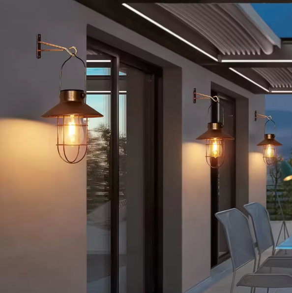 Solar Tuinluchter – Decoratieve Hanglamp op Zonne-energie, IJzeren Tuinverlichting voor Binnenplaats & Gazon
