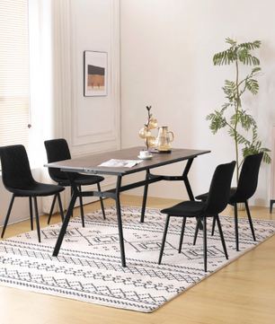 Set van 4 Scandinavische Eetkamerstoelen – Fluwelen Zitting & Metalen Poten, Modern en Comfortabel