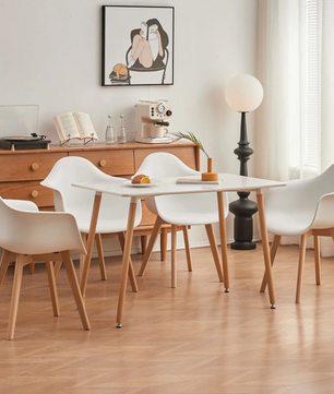 Set van 2 Kunststof Eetkamerstoelen – Armleuningen & Beukenhouten Poten, Modern en Comfortabel