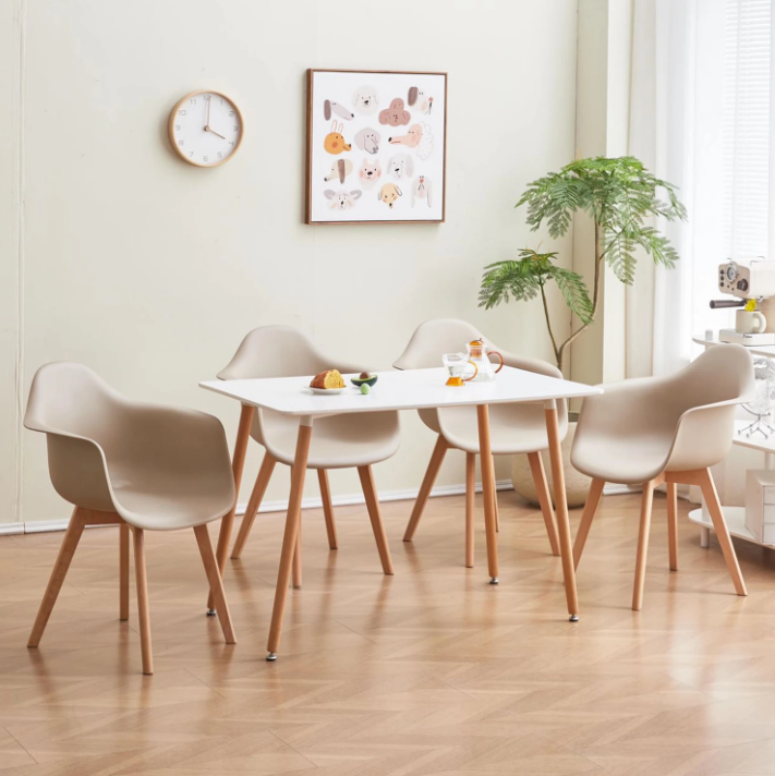 Set van 2 Kunststof Eetkamerstoelen – Armleuningen & Beukenhouten Poten, Modern en Comfortabel