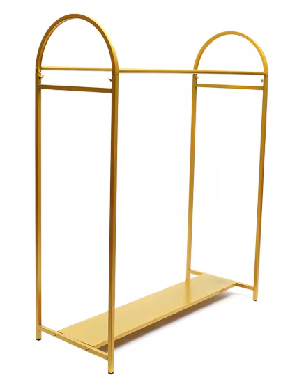 Vrijstaand Gouden Kledingrek met Plank – Stabiel & Decoratief