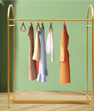 Vrijstaand Gouden Kledingrek met Plank – Stabiel & Decoratief