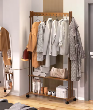 Vrijstaand Bamboe Kledingrek met Haken, Legplanken & Wielen – Vintage Walnoot Design, 104×32,2×166 cm