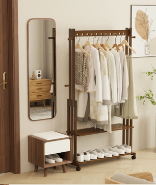Vrijstaand Bamboe Kledingrek met Haken, Legplanken & Wielen – Vintage Walnoot Design, 104×32,2×166 cm