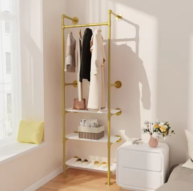 Industriële Wandkapstok met Kledingrail & 3 Planken – Gouden Buisontwerp 61×31×178 cm