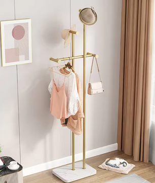 Gouden Kledingrek met 8 Haken – Vrijstaand & Stabiel Design