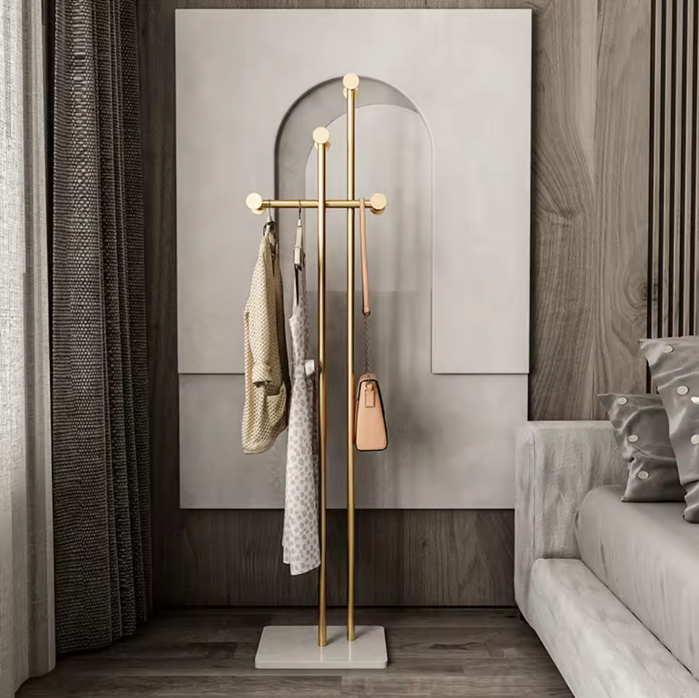 Gouden Kledingrek met 8 Haken – Vrijstaand & Stabiel Design