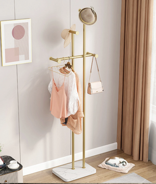 Gouden Kledingrek met 8 Haken – Vrijstaand & Stabiel Design