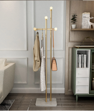 Gouden Kledingrek met 8 Haken – Vrijstaand & Stabiel Design