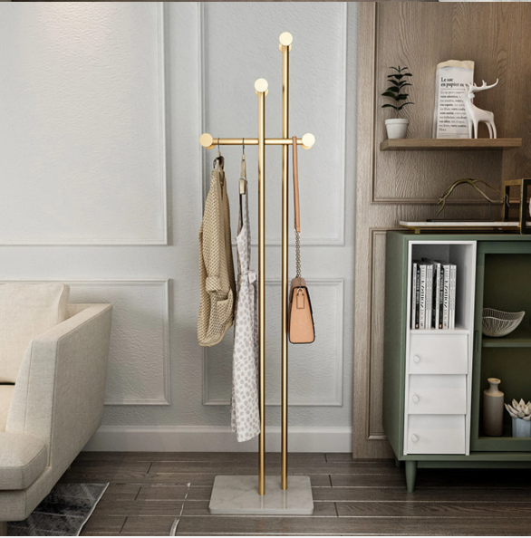 Gouden Kledingrek met 8 Haken – Vrijstaand & Stabiel Design