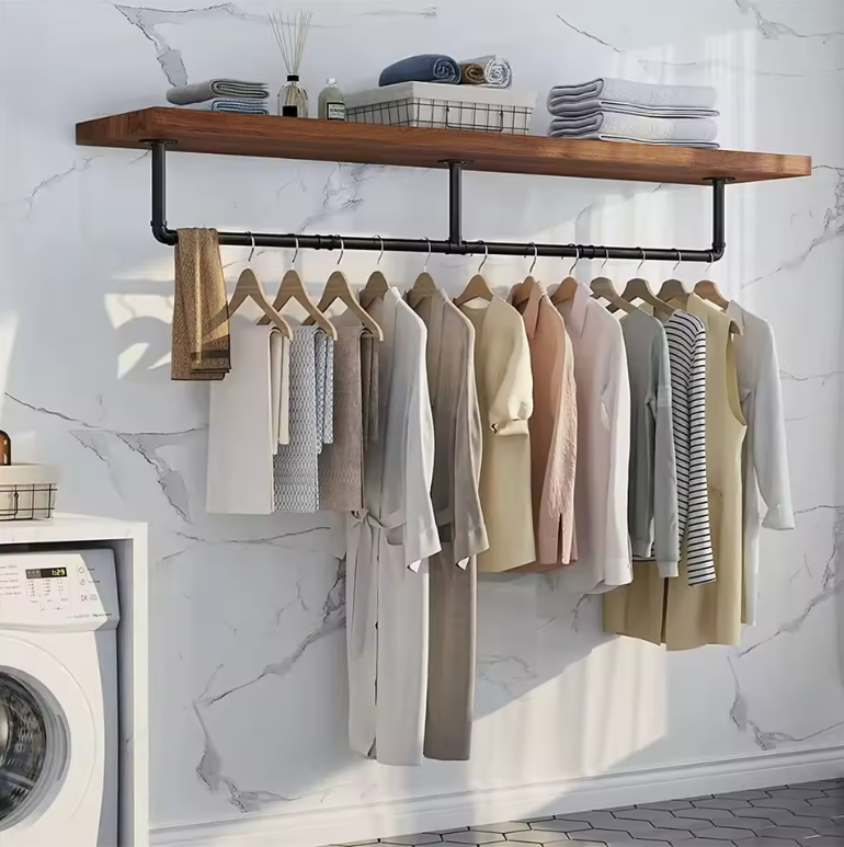 Industriële Wandkledingrek – Gouden Metalen Kledingstang met 3 Haken, Heavy Duty Wandmontage