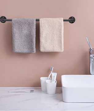 Industriële Handdoekhouder – Zwart Ijzeren Wandrek, 85 cm & 30 kg Draagkracht