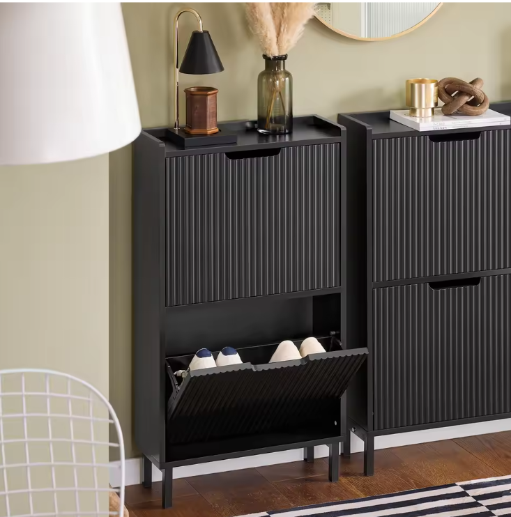 Smalle Schoenenkast met 2 Kleplades – Zwart MDF & Metaal, 50x90x19 cm