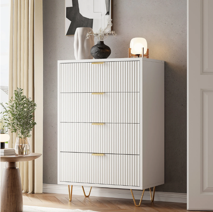 Moderne Witte Ladekast met 4 Lades & Gouden Handgrepen – 60x34x91 cm