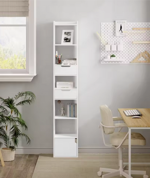 Smal Hoge Boekenkast met 6 Open Vakken, 2 Lades en Deur – Vrijstaande Opbergkast voor Woonkamer, Slaapkamer of Kantoor