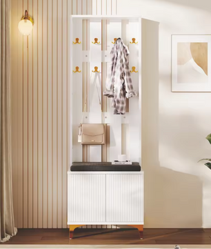 Wandkapstok met Kast, Bankje en Kussens – Moderne Haloplossing met Gouden Details, Wit
