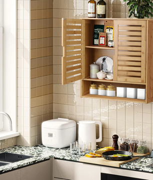 Bamboe Wandkast voor Badkamer – Dubbele Deuren en Opbergrekken, 59×20.5×66.5 cm