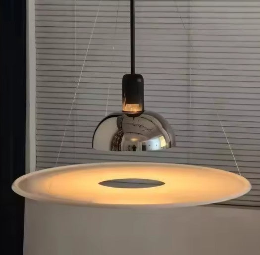 Moderne LED Hanglamp Frisbi Design – PMMA Schijf & Chroom Reflector – E27 Designer Kroonluchter voor Woonkamer, Eetkamer & Slaapkamer