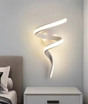 Moderne LED Wandlamp Spiraal Design – Scandinavische Muurlamp van Metaal & Acryl voor Hal, Slaapkamer & Woonkamer