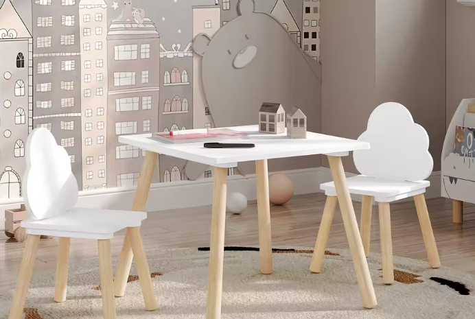 Kindertafel met 2 Stoelen – Wolk Rugleuning en Massief Houten Poten
