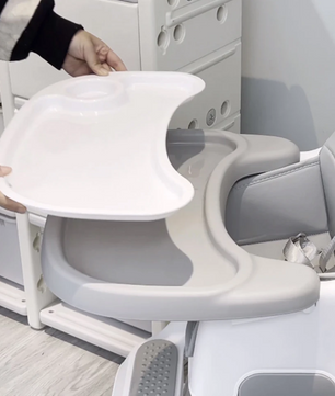 2-in-1 Baby Kinderstoel – Met Voetensteun, Dubbele Eettray en Eenvoudig Schoon te Maken