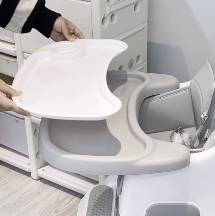 2-in-1 Baby Kinderstoel – Met Voetensteun, Dubbele Eettray en Eenvoudig Schoon te Maken