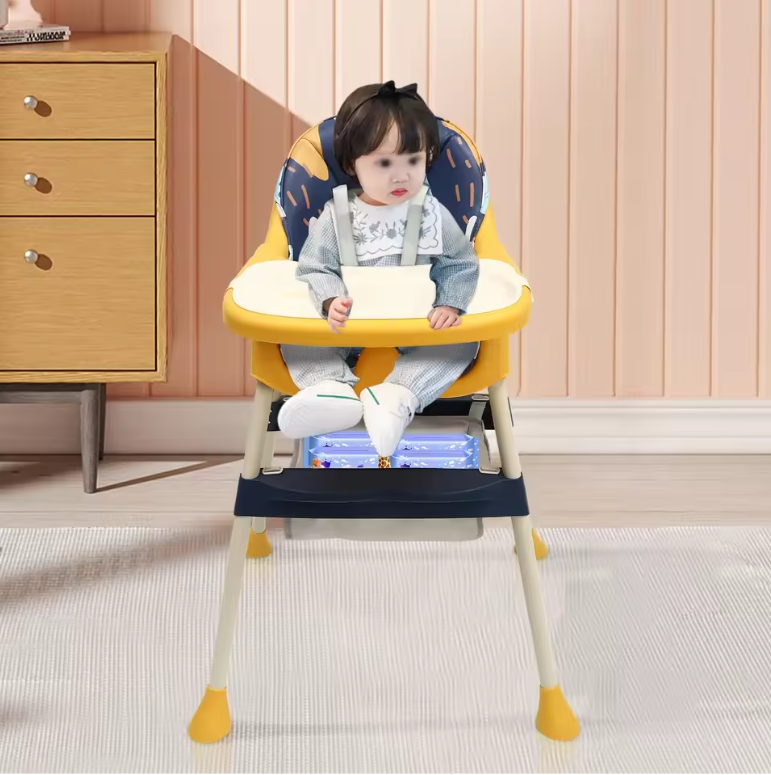4-in-1 Opvouwbare Baby Eetstoel met Blad en Voetsteun – Voor Thuis en Onderweg