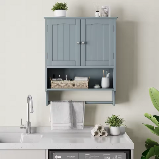 Moderne Badkamer Wandkast met Handdoekhouder en Open Vakken