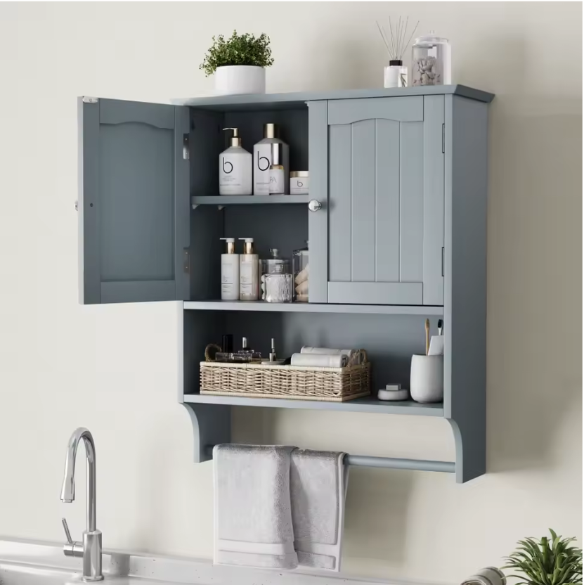 Moderne Badkamer Wandkast met Handdoekhouder en Open Vakken