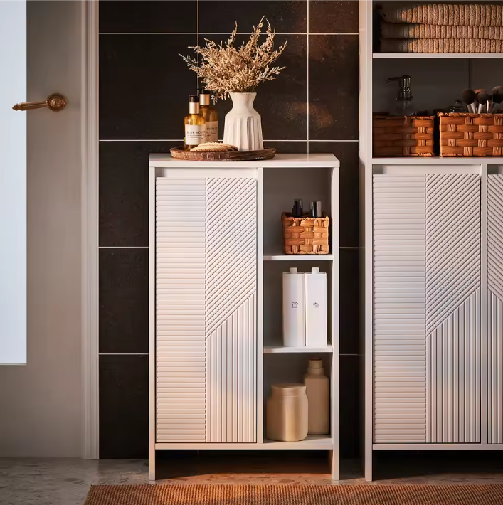 Smalle Badkamerkast met Kantelbare Wasmand en Verstelbare Plank