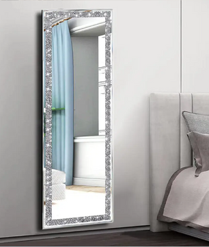 Glamour Wandspiegel met Kristallen Rand – Luxe Decoratieve Spiegel voor Interieur