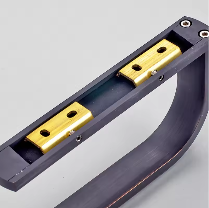 Toiletpapierhouder van Messing – Wandgemonteerd in Antiek Brons Design