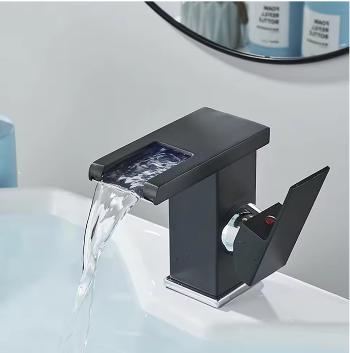 LED Waterval Wastafelkraan – Mengkraan Warm en Koud, Dekmontage