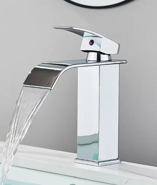 Mat Zwarte Waterval Wastafelkraan – Mengkraan Warm en Koud, Eengreeps