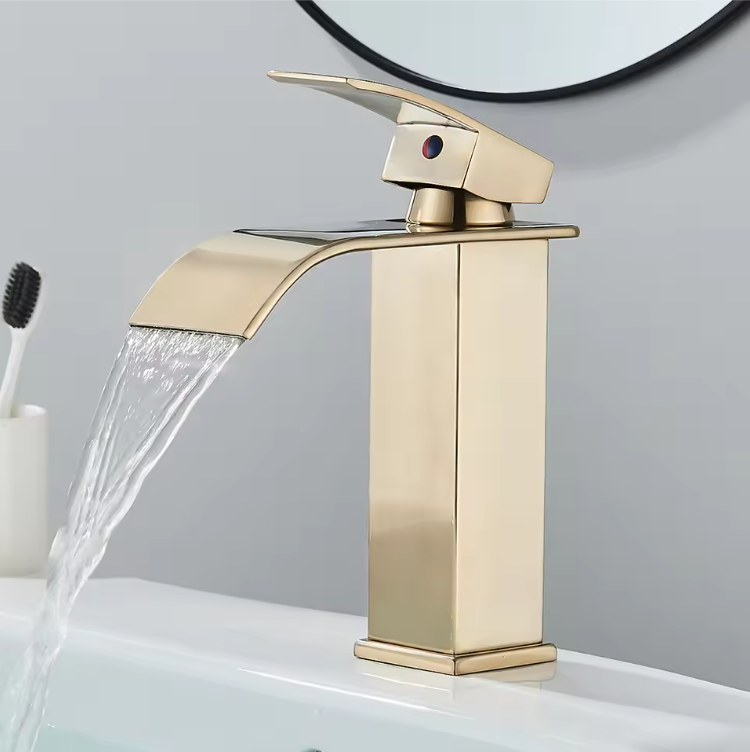 Mat Zwarte Waterval Wastafelkraan – Mengkraan Warm en Koud, Eengreeps