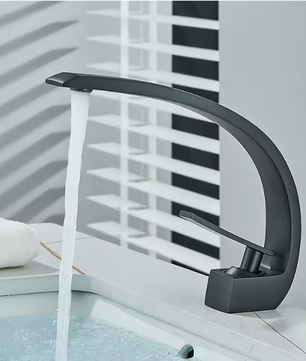 Messing Wastafelkraan Mengkraan Warm en Koud – Gebogen Design