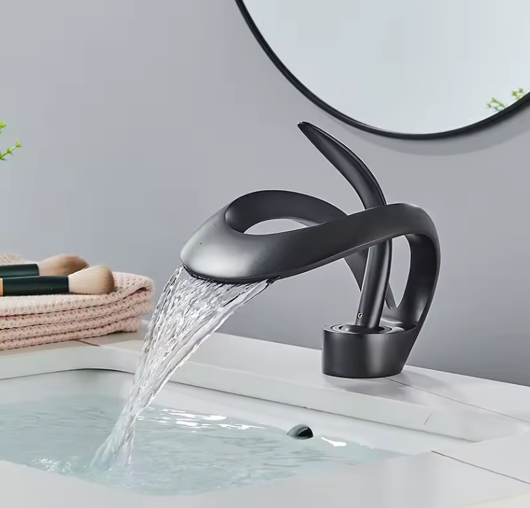 Waterval Wastafelkraan Mengkraan Warm en Koud – Messing